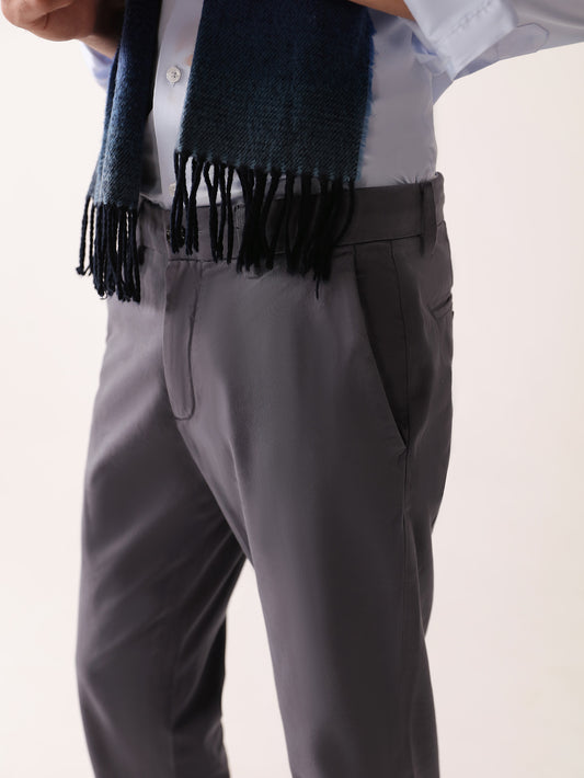 بنطال تشينو رمادي بقصّة Slim Fit
