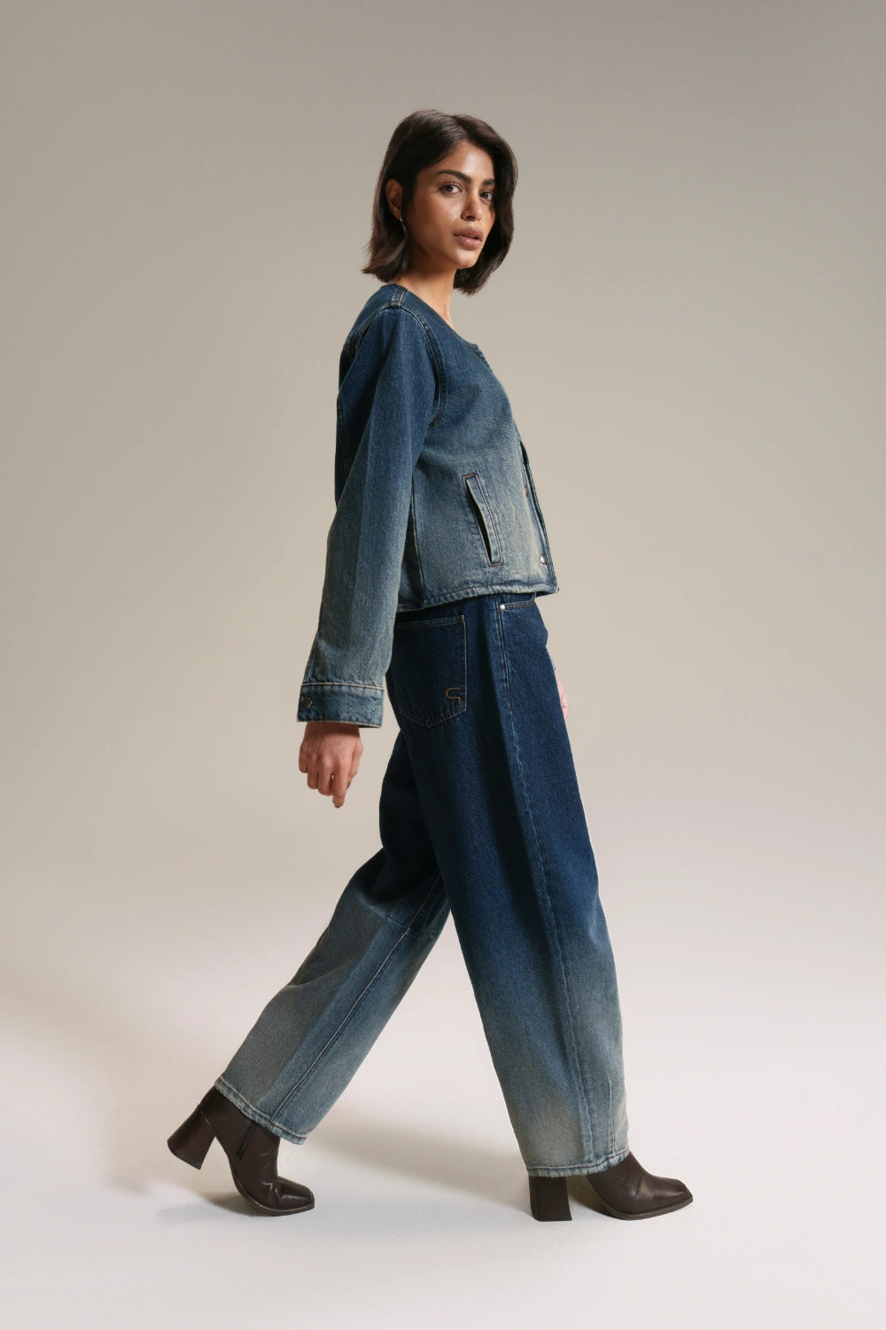 Barrel Fit Jeans-thumbmail-3