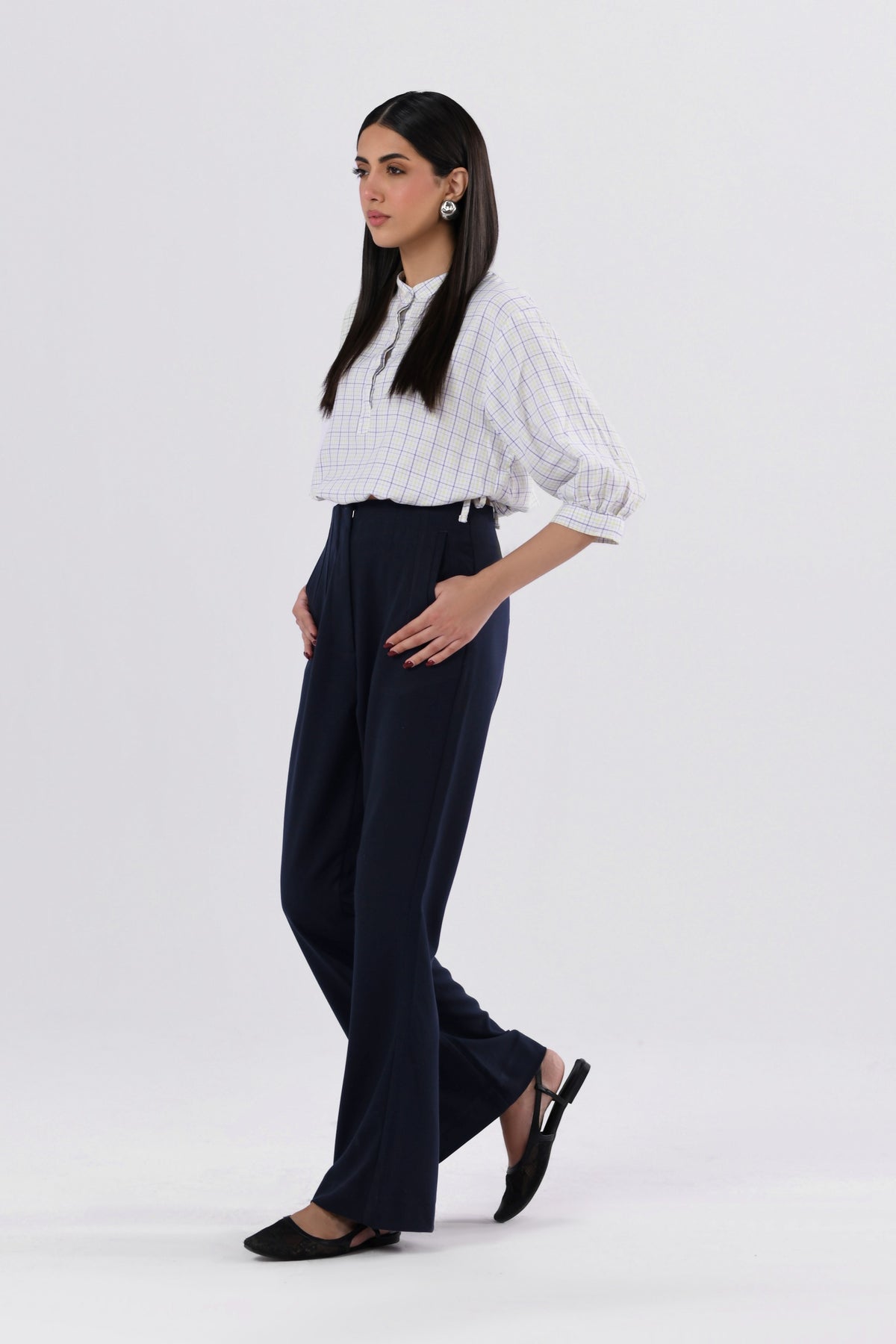 Beltless Bootcut Pants-thumbmail-4