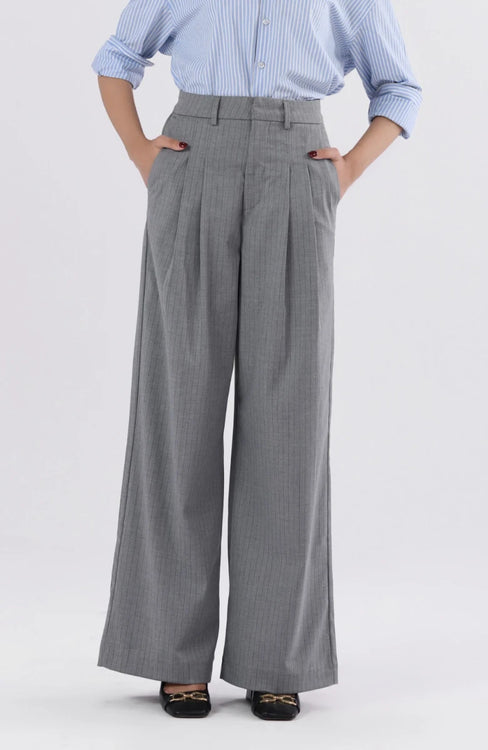 Pinstripes Pleated Wide Leg Pants - XL Size