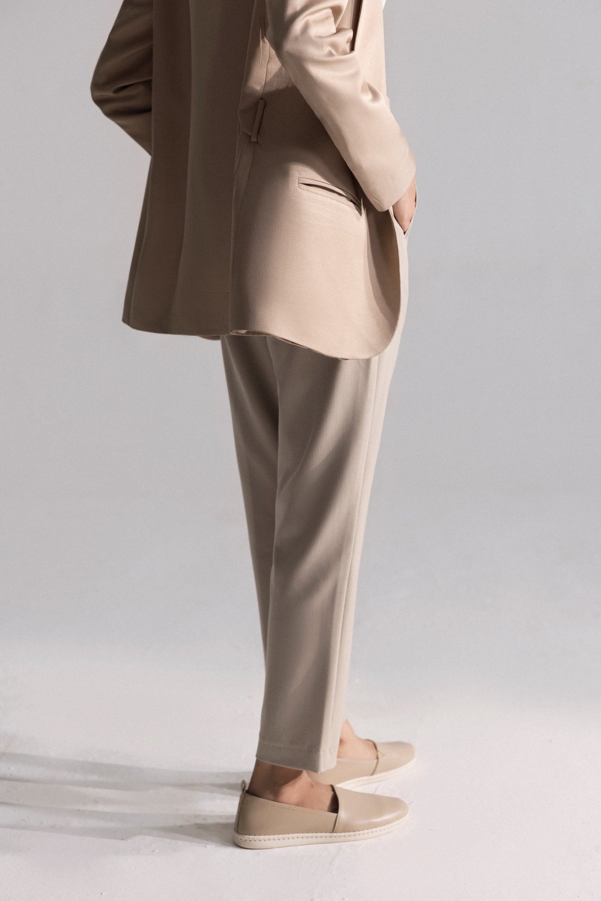 Beltless Pants