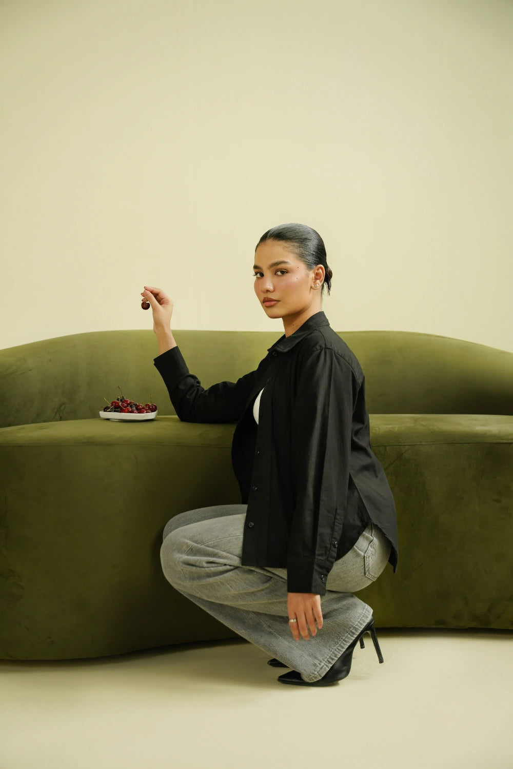 PLEATED SHIRT - BLACK-thumbmail-8