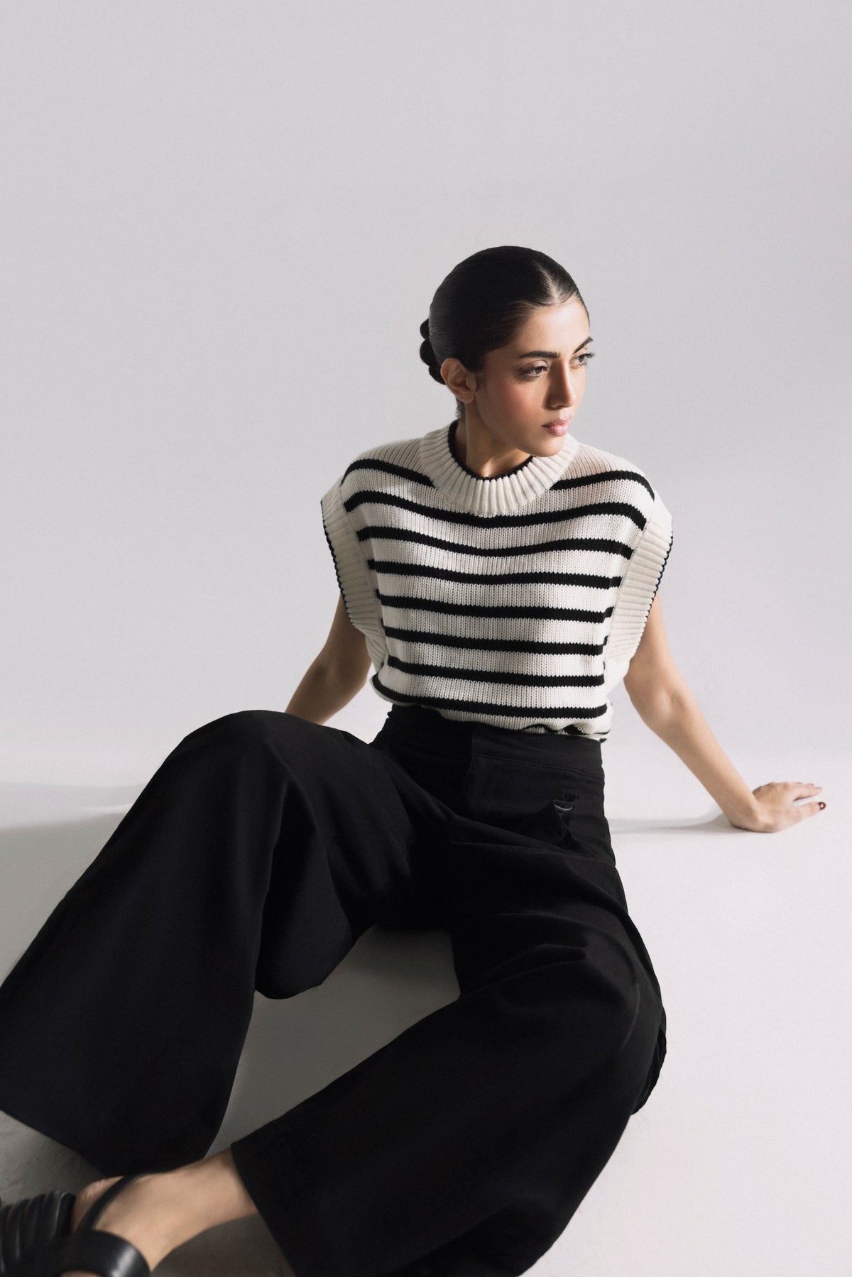 Ultra Wide Leg Pants-thumbmail-3